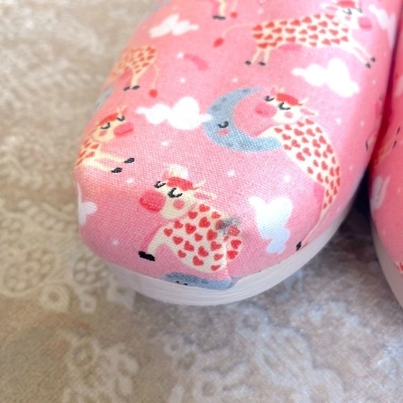 Brand New Toms Pink Blossom Over the Moon Print Cows Slip On Shoes Flats - Picture 8 of 14